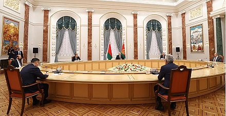 Укрепление доверия, истерики Запада и план действий в экономике. О чем говорил Александр Лукашенко с главами МИД ОДКБ?