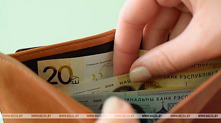 Средняя зарплата в Беларуси в октябре составила Br1123,4