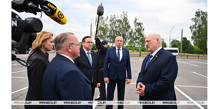 "Как у генерала может быть непорядок?" Александр Лукашенко начал поездку в Гродно с принципиального разговора