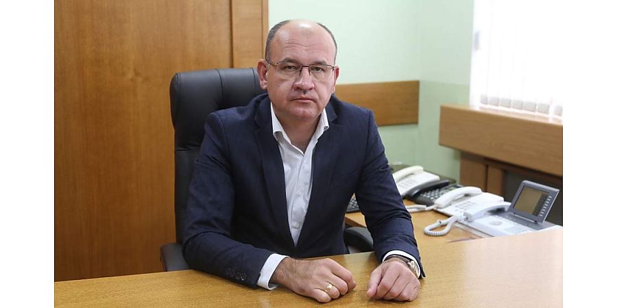 Состояние дорог и водоснабжение. Субботнюю прямую линию с жителями региона провел заместитель председателя облисполкома Андрей Жук