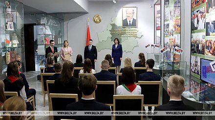 Кочанова - молодежи: рассчитываем, что вы сделаете все для развития и процветания страны