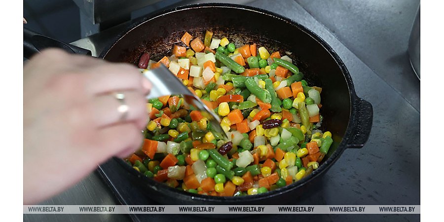 Сколько времени тратят супружеские пары в выходные на домашние дела, рассказали в Белстате