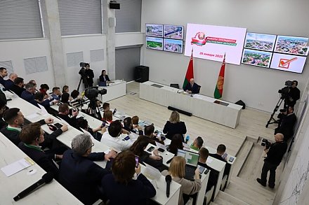 Послание белорусам и всему миру. Для чего Александр Лукашенко более четырех часов общался с журналистами и о чем говорил