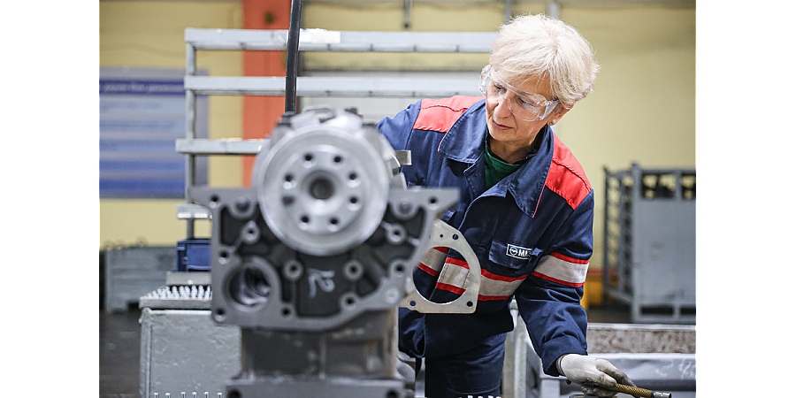 Настоящие труженицы. Говорим о белорусских женщинах и о том, что наше государство будет делать для каждой из них