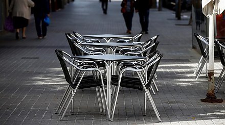 В Испании против антиковидных ограничений протестуют работники ресторанов и отелей