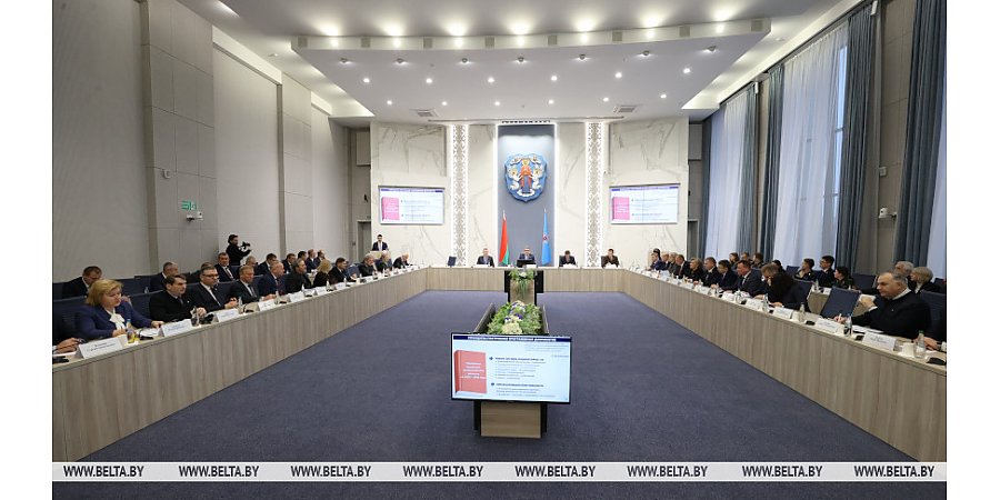 "Охватывает все - от промышленности до сферы культуры". Делегаты о программе соцэкономразвития