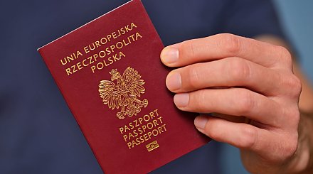 В Польше свидетельства о браке будут содержать нейтральные термины вместо слов "муж" и "жена"