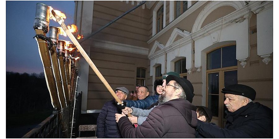 Иудеи всего мира празднуют Хануку