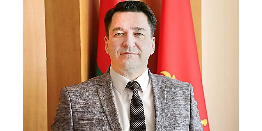 "Главная задача органов власти – оправдать доверие граждан". Субботнюю прямую линию с жителями региона провел заместитель председателя облисполкома Виктор Пранюк