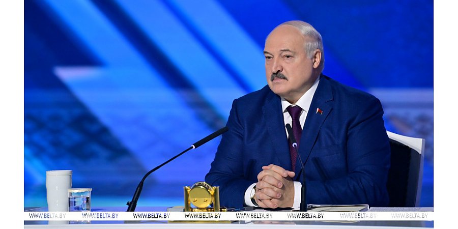 Совет с людьми Президента, наказы для СМИ и поздравления от коллег. Итоги недели главы государства