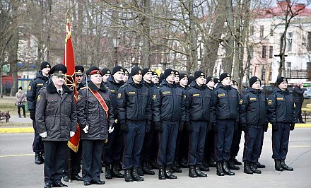 ФОТОФАКТ: Торжественный митинг по случаю Дня белорусской милиции прошел в Гродно