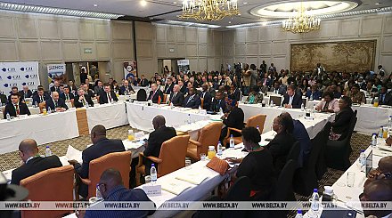 Промпредприятия Беларуси подписали в Зимбабве пакет документов по сотрудничеству