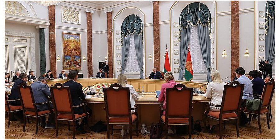 Александр Лукашенко: переход к многополярности уже не остановить ни мирным, ни военным образом