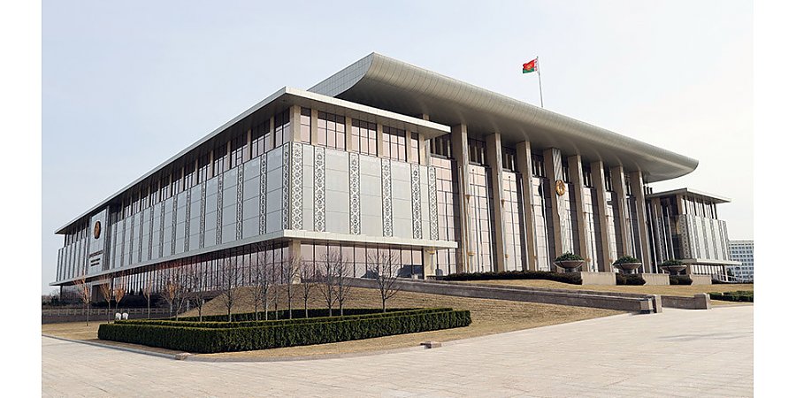 Александр Лукашенко подписал указ о статусе белорусского космонавта