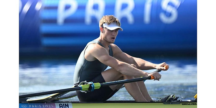 Евгений Золотой вышел в финал в соревнованиях лодок-одиночек в академической гребле