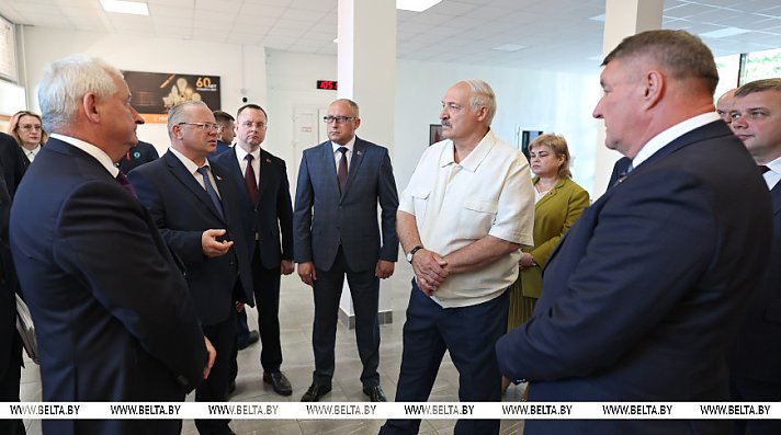 "Можем конкурировать". Александр Лукашенко ставит задачу активнее осваивать рынок светодиодных ламп