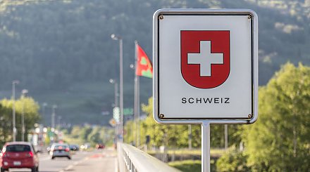Швейцария планирует открывать границы