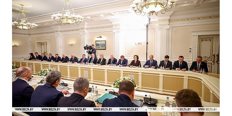 "Пока картина неоднозначная". Александр Лукашенко о работе экономики в 2025 году