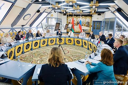 Акцент на молодежь, традиции и общее наследие. Парламентарии Беларуси и России обсудили культурное и образовательное будущее Союзного государства