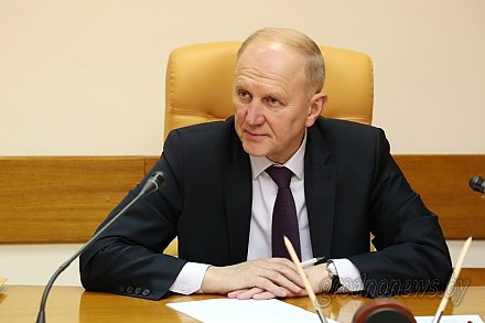 В сфере особого внимания: предстоящие выборы в местные Советы депутатов, реализация инвестпроектов, вопросы безопасности людей в зимний период