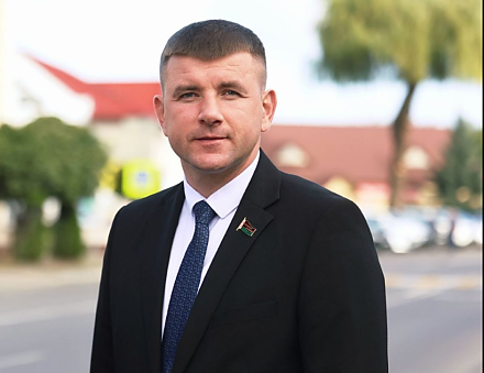 14 апреля прием граждан проведет член Постоянной комиссии Совета Республики Национального собрания Республики Беларусь по региональной политике и местному управлению, председатель Волковысского райисполкома Дмитрий Захарчук