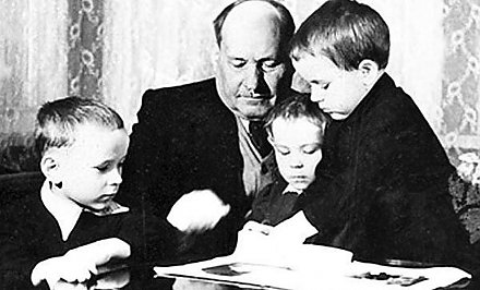 Галина Адамович снимает фильм о жизни Якуба Коласа в Узбекистане. Поэт провел там два года