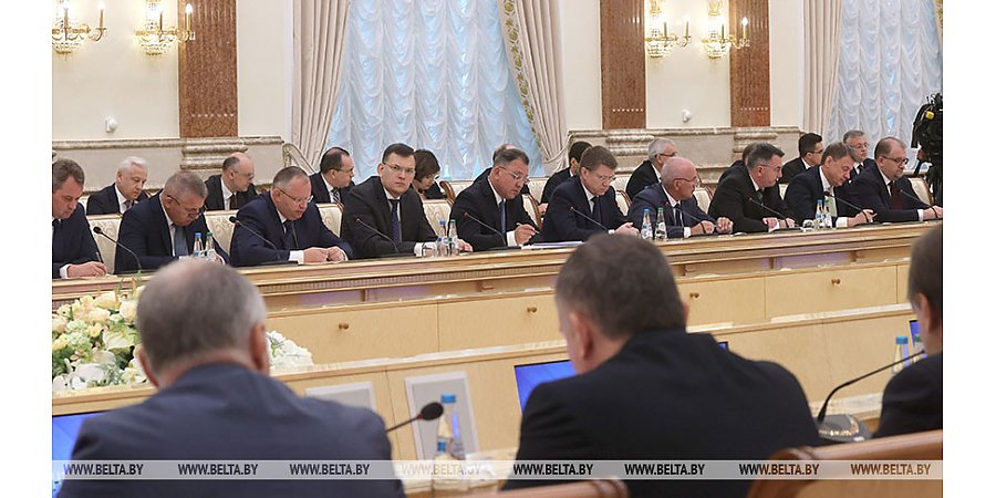 Александр Лукашенко - дипломатам: или вы с народом, страной, Президентом, или такие кадры стране не нужны