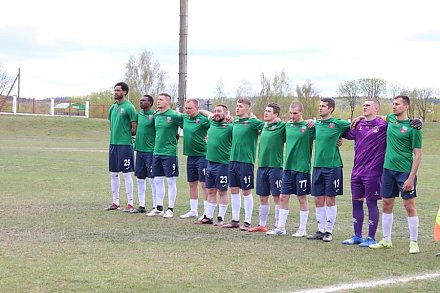 Первомай встретили на поле… футбольном