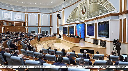 Апгрейд для Полесья, кадровый день, наука "без понтов" и лозунг для всей страны. Итоги недели Президента