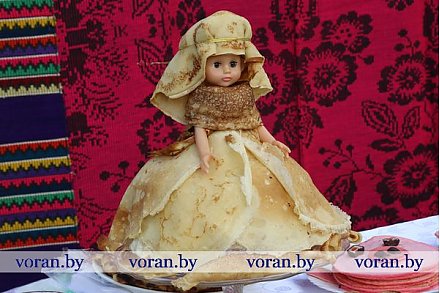 Кола брэндавых мерапрыемстваў сёлета адкрыла свята бліноў "Бліны з ранку і ў абед — будзем жыць усе без бед" у аг. Пераганцы Воранаўскага раёна (Фота)