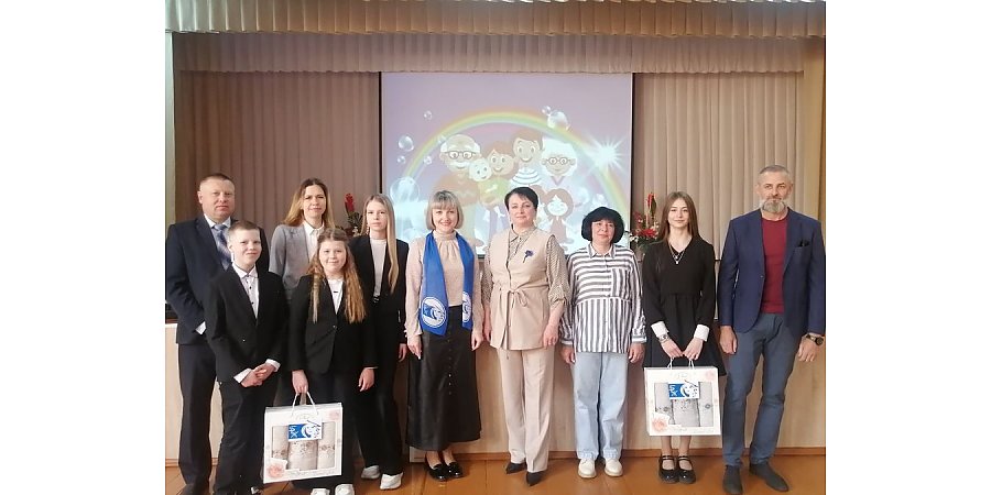 Ко Дню семьи шесть семей Вороновского района получили подарки от районной организации общественного объединения «Белорусский союз женщин»