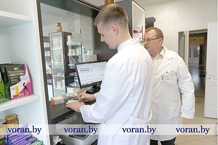 Сначала к врачу,  потом — в аптеку