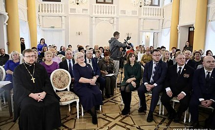 В Гродно состоялся первый областной слет советов пожилых граждан и Молодежного парламента