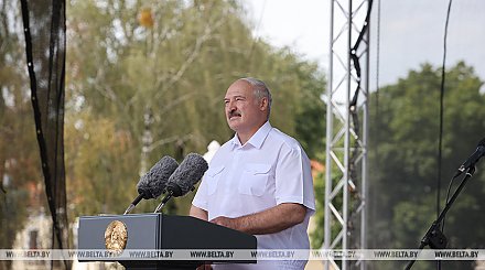Лукашенко пришел на митинг в Гродно