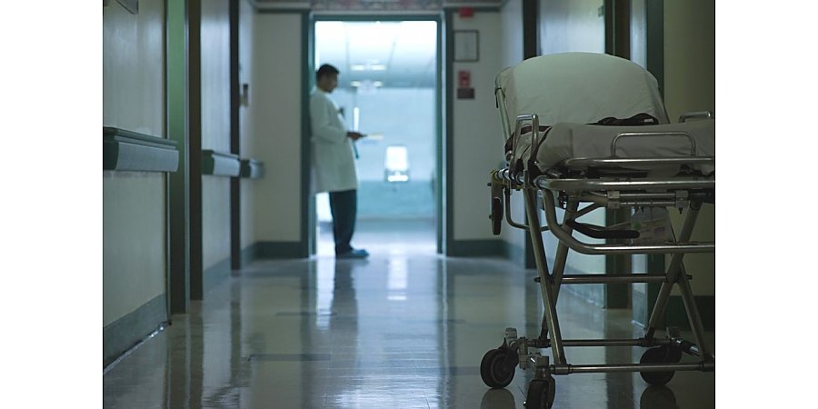 Как получить медпомощь не по месту регистрации? Минздрав скорректировал правила