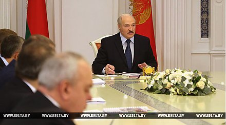 Лукашенко требует обеспечить безопасность граждан в период новогодних и рождественских праздников