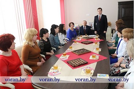 Лучших женщин района чествовали в Вороновском райисполкоме (Фото)