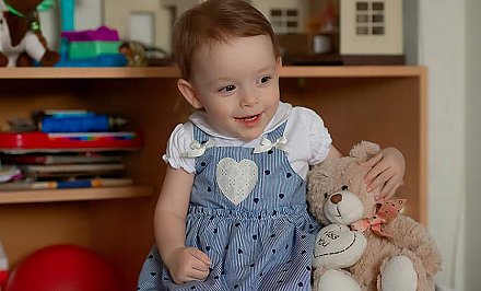 Рита Юшкевич из Лиды нуждается в дорогостоящем уколе, чтобы победить спиральную мышечную атрофию