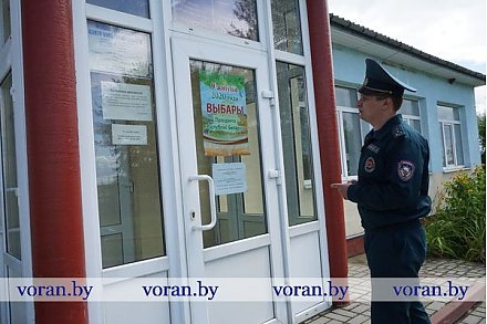 В Вороновском районе МЧС проводит мониторинг противопожарного состояния объектов, в которых размещены избирательные участки