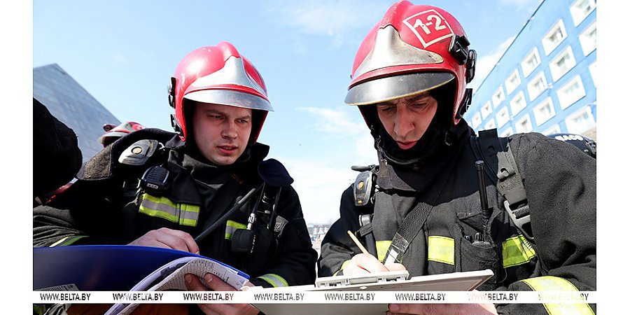 Александр Лукашенко: нынешнее поколение спасателей продолжает традиции самоотверженного служения Беларуси