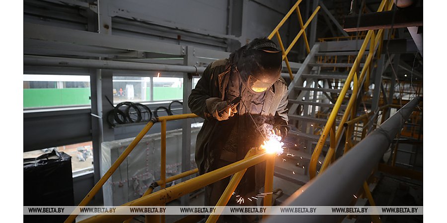 Головченко посетил строящееся производство стеклянной тары в Гродно