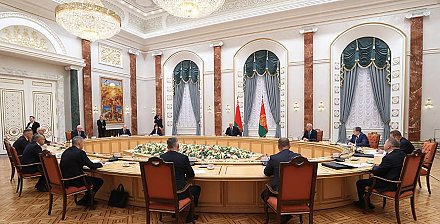 "Мы не воссоздаем КПСС": Александр Лукашенко обозначил свою позицию по партийному строительству в Беларуси