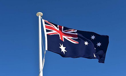 Австралия отправила в Украину 20 бронетранспортеров