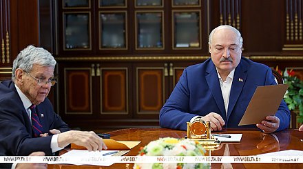 Письмо Александру Лукашенко от Дональда Трампа, "большая сделка" и снятие санкций с "Белавиа". Главное о перезагрузке отношений с США