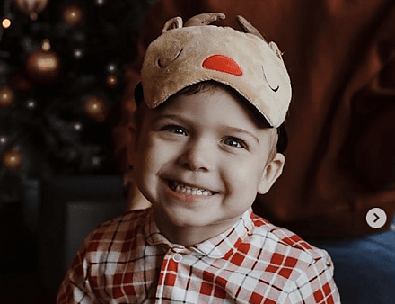 Мальчик оплатил проезд женщине с ребенком и стал миллионером