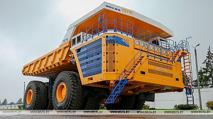 Самый большой карьерный самосвал в мире покажут участникам IV Евразийского экономического форума