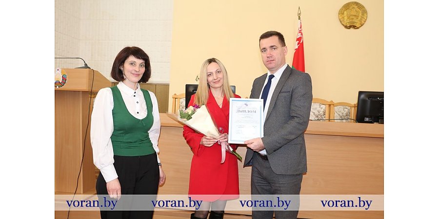 Порядок и в делах, и в документах. На расширенном заседании президиума совета Вороновского районного объединения профсоюзов подведены итоги смотра-конкурса на лучшую первичную организацию.