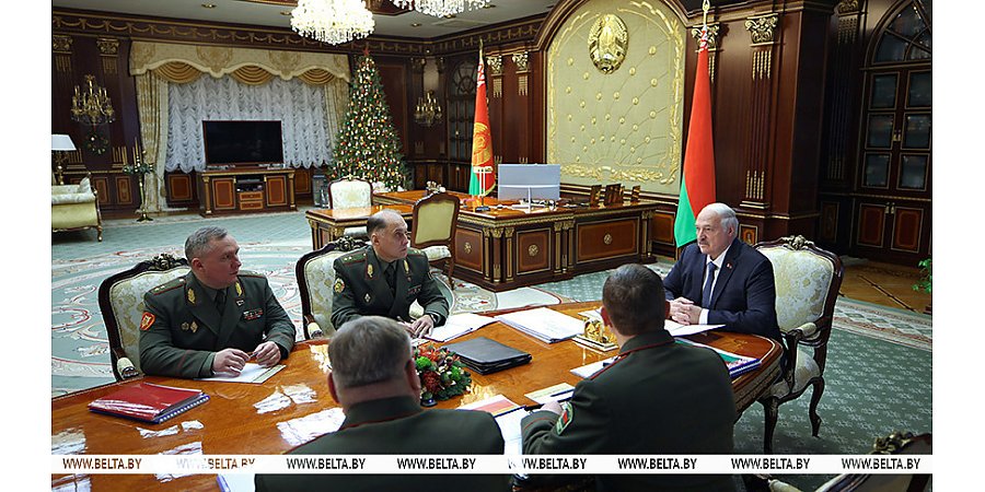 Последние метры Родины, светский прием, наказы для кадров и указ о криптобанках. Итоги недели Президента 