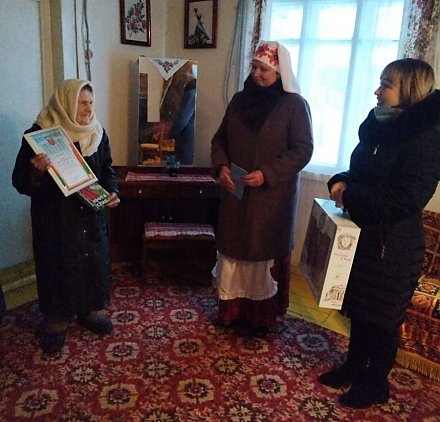 Книга славы — в подарок. Долгожительницу Вороновского района поздравили с юбилеем 