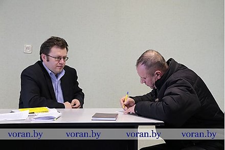 22 февраля в ДРСУ №120 профсоюзный прием граждан провел правовой инспектор труда, заместитель председателя Гродненской областной организации Белорусского профсоюза работников строительства и промышленности строительных материалов Сергей Гарчичко